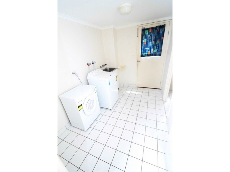 2/3 Central Lane, Gladstone QLD 4680