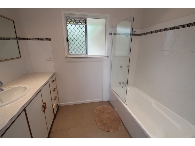 32 AUCKLAND STREET, Gladstone QLD 4680