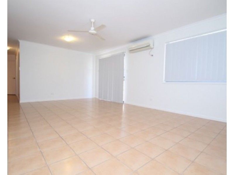 2/50 Marten Street, South Gladstone QLD 4680