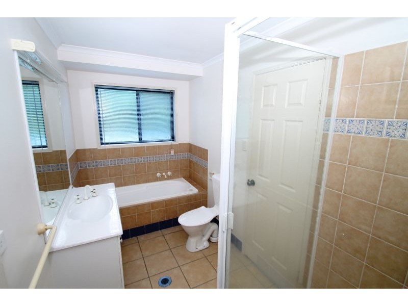 121A COL BROWN AVENUE, Clinton QLD 4680