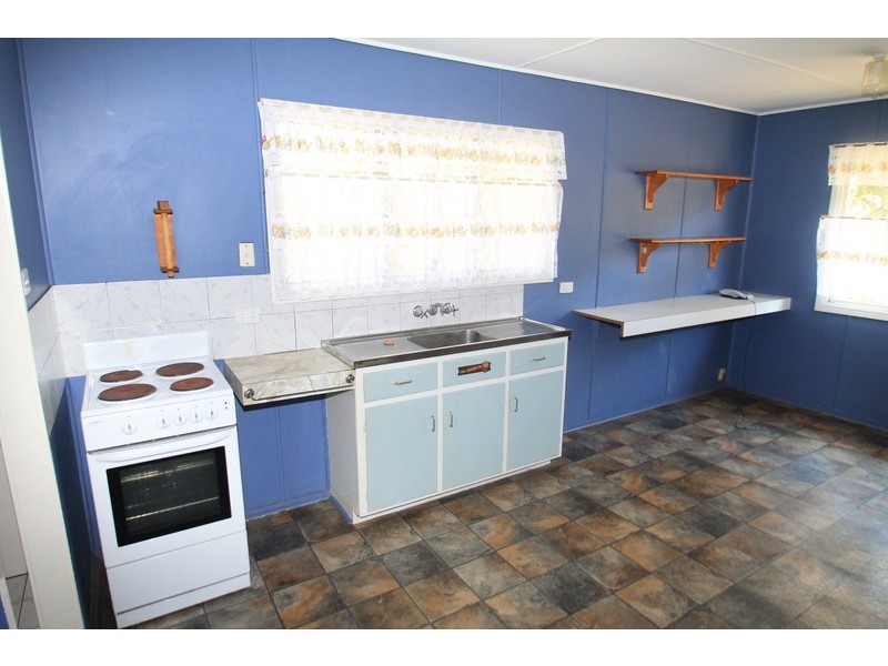 33 BARNEY STREET, Barney Point QLD 4680