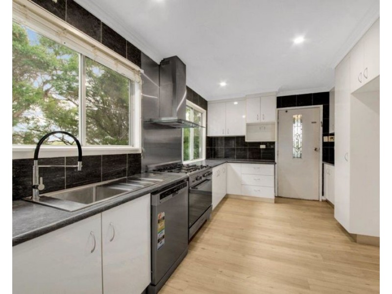 30 Hansen Crescent, Clinton QLD 4680