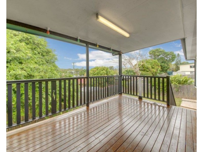 30 Hansen Crescent, Clinton QLD 4680