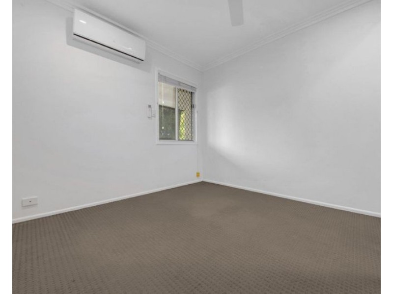 30 Hansen Crescent, Clinton QLD 4680