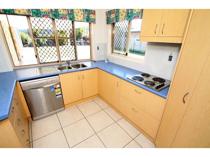 4 PARSONS PLACE, New Auckland QLD 4680