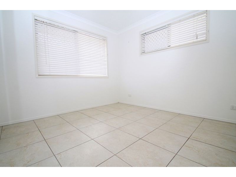 4 PARSONS PLACE, New Auckland QLD 4680