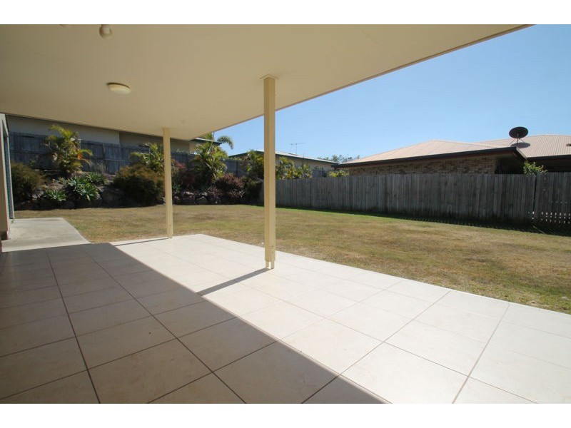 4 PARSONS PLACE, New Auckland QLD 4680