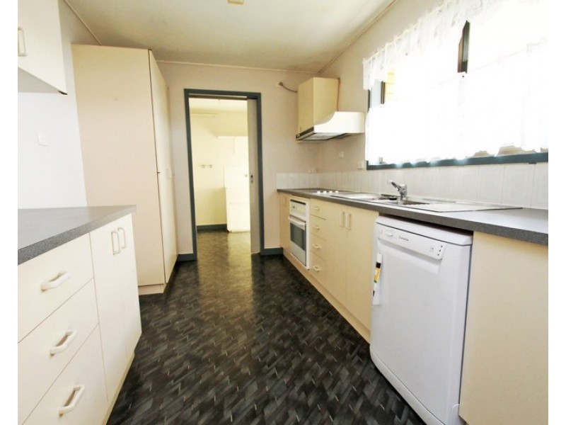 3 Aquarius Street, Clinton QLD 4680