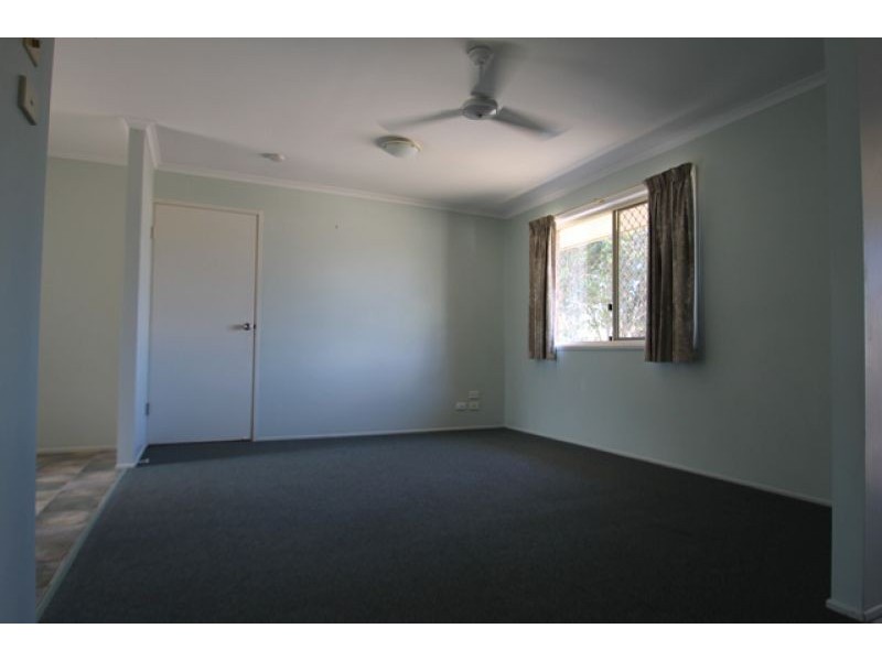 4 Kerry Court, New Auckland QLD 4680