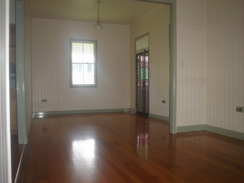 17 SHORT STREET, South Gladstone QLD 4680