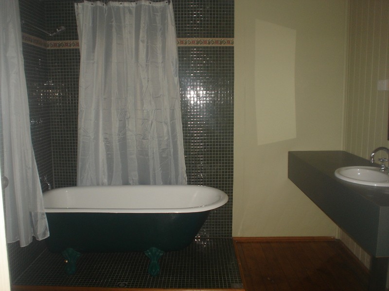 17 SHORT STREET, South Gladstone QLD 4680