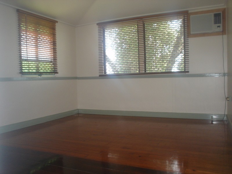 17 SHORT STREET, South Gladstone QLD 4680