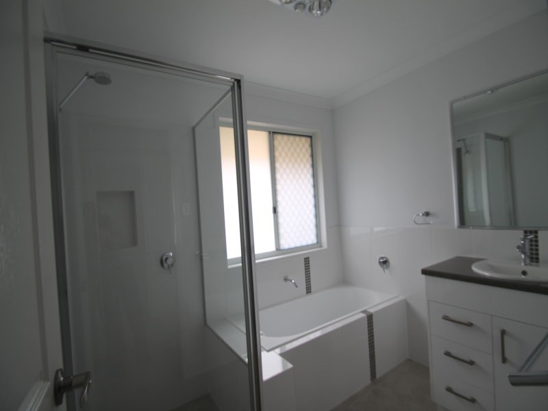 4 Briffney Street, Kirkwood QLD 4680