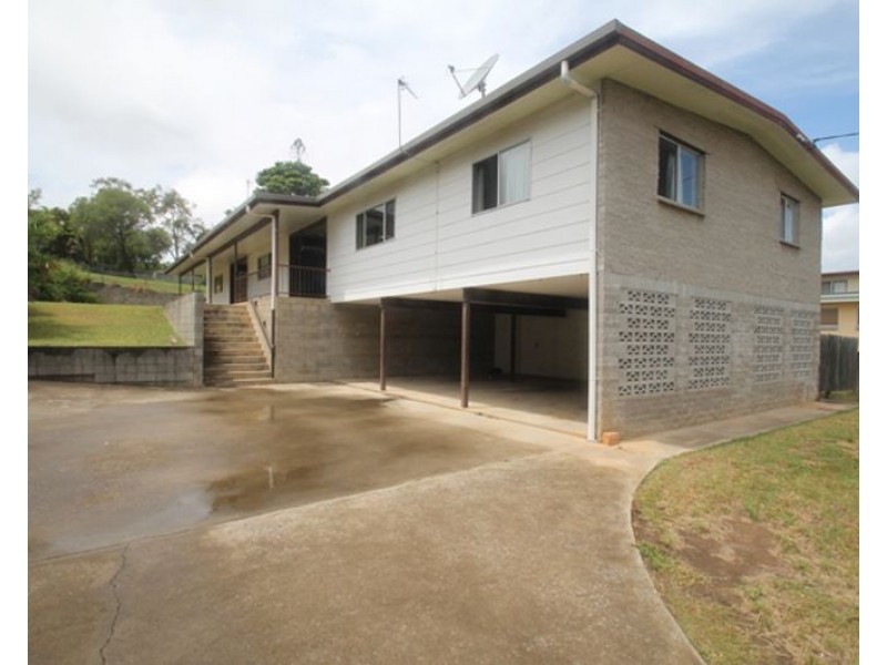 2/18 Geraldine Street, West Gladstone QLD 4680