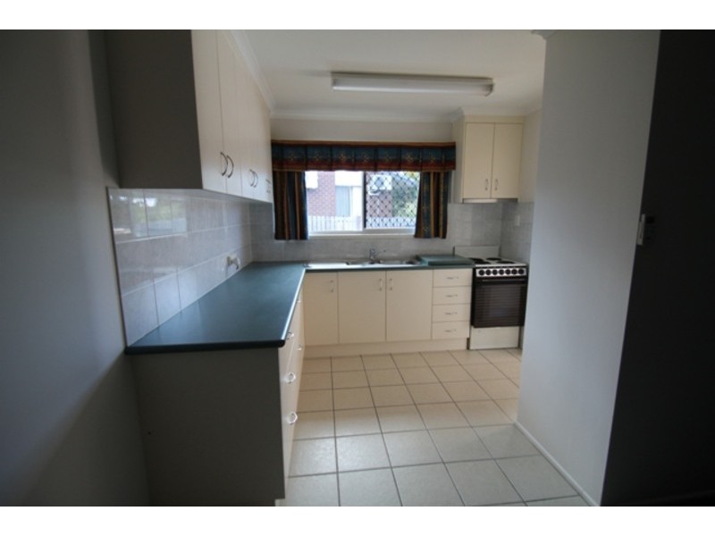 2/2 INTREPID STREET, Clinton QLD 4680