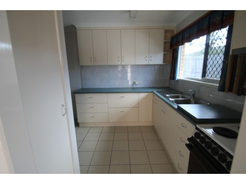 2/2 INTREPID STREET, Clinton QLD 4680