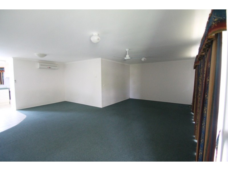 2/2 INTREPID STREET, Clinton QLD 4680