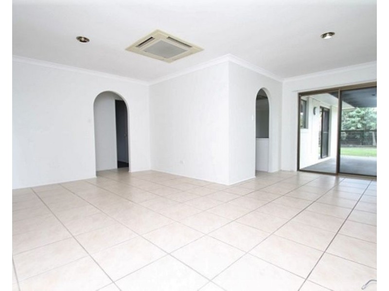 23 Gretel Drive, Clinton QLD 4680