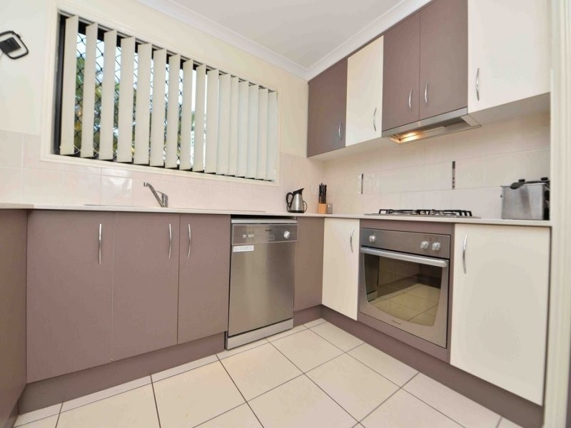 2/57 Barney Street, Barney Point QLD 4680