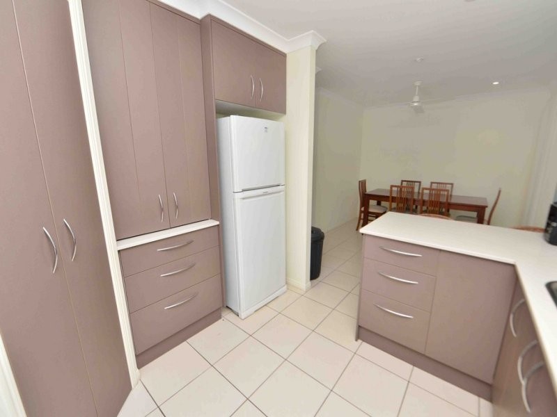 2/57 Barney Street, Barney Point QLD 4680