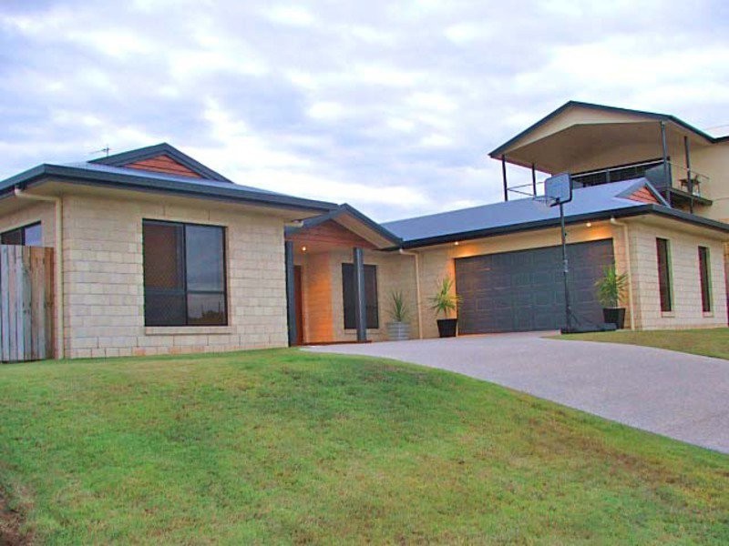 19 DORINDA CLOSE, Clinton QLD 4680