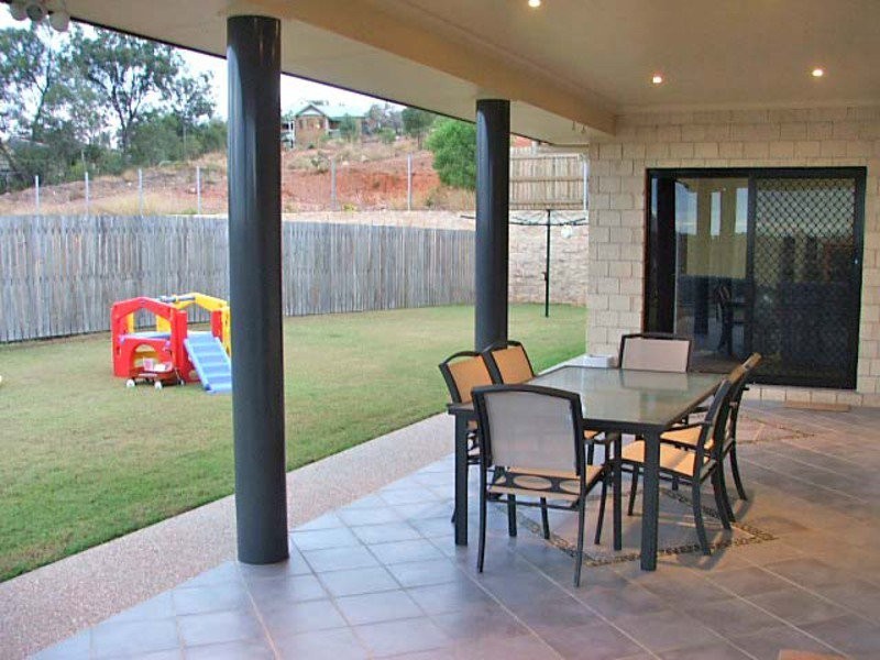 19 DORINDA CLOSE, Clinton QLD 4680