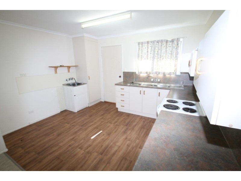 2/20 WATTLE STREET, New Auckland QLD 4680
