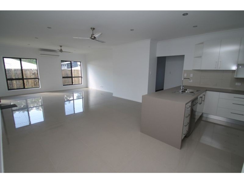 15A SANCTUARY PLACE, South Gladstone QLD 4680
