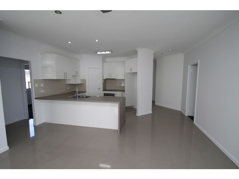 15A SANCTUARY PLACE, South Gladstone QLD 4680