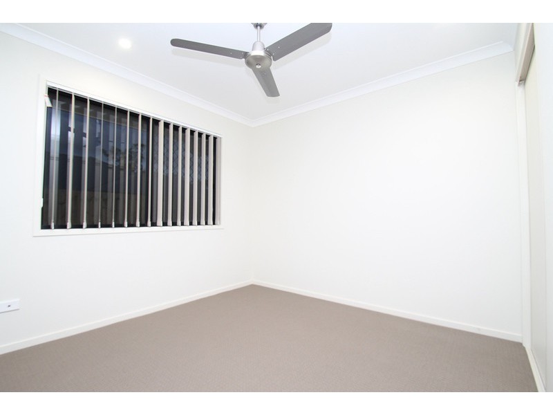 6 THORNBILL STREET, New Auckland QLD 4680