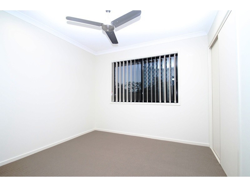 6 THORNBILL STREET, New Auckland QLD 4680