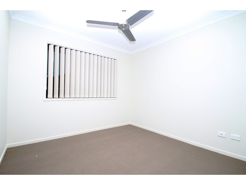 6 THORNBILL STREET, New Auckland QLD 4680