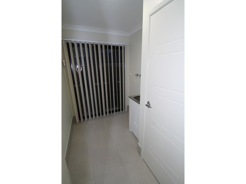 6 THORNBILL STREET, New Auckland QLD 4680