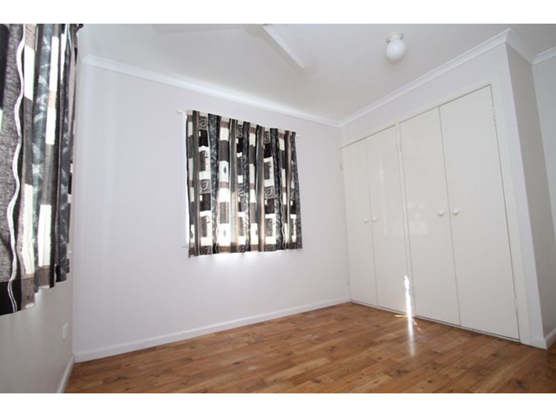 18 Cook Street, West Gladstone QLD 4680