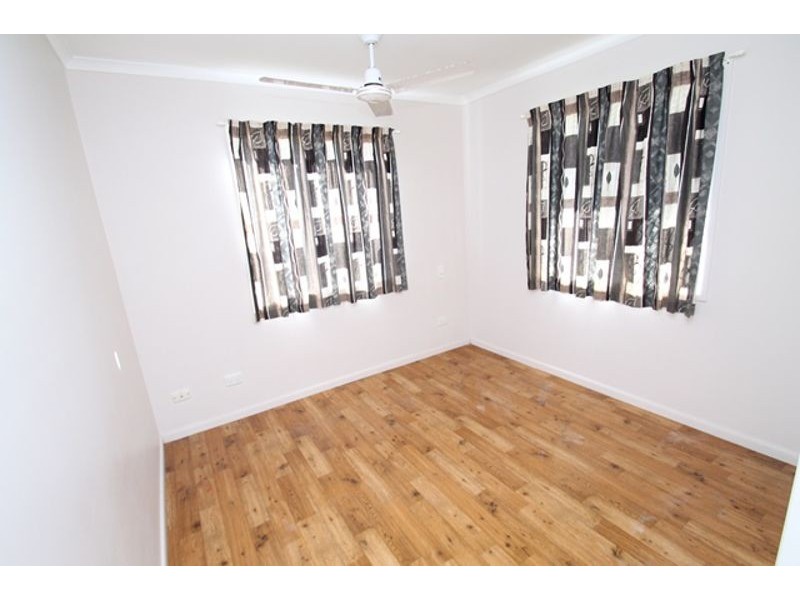 18 Cook Street, West Gladstone QLD 4680