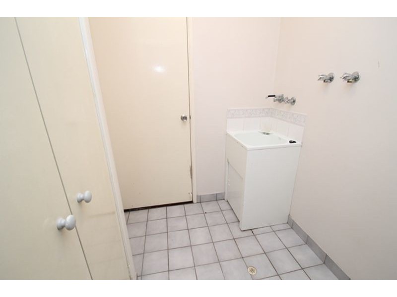 18 Cook Street, West Gladstone QLD 4680