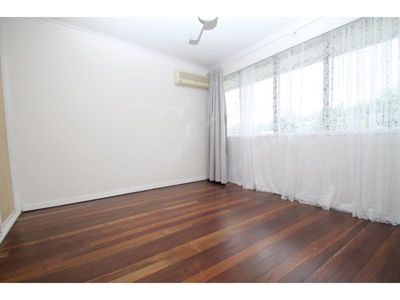 4/21 CHARLES STREET, West Gladstone QLD 4680