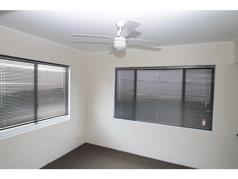 1/6 STEED STREET, West Gladstone QLD 4680