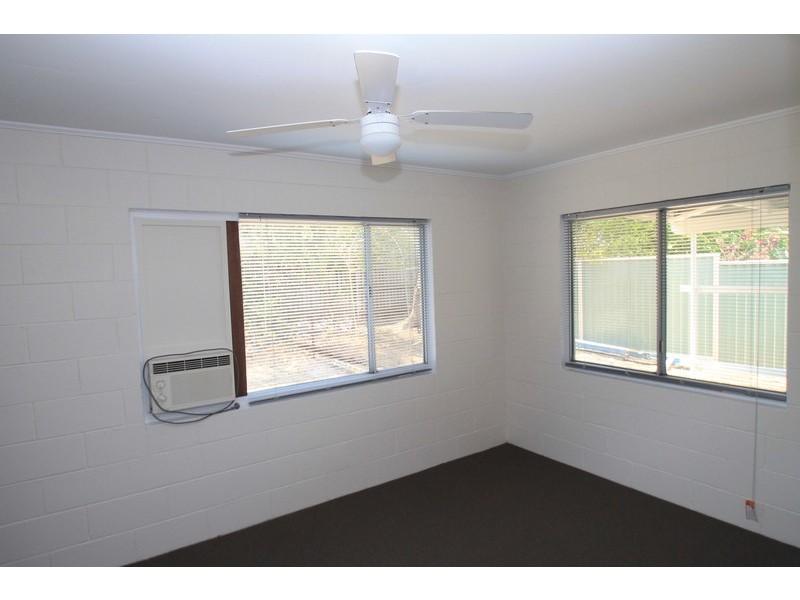 1/6 STEED STREET, West Gladstone QLD 4680