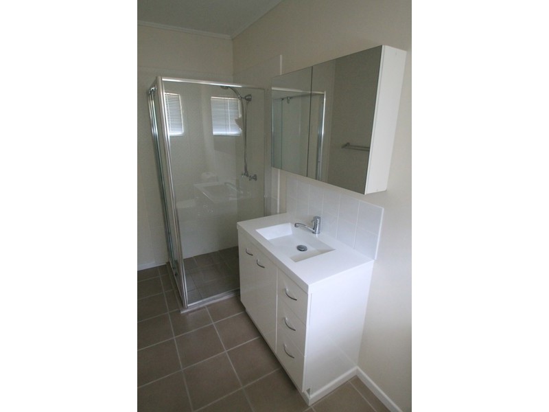 1/6 STEED STREET, West Gladstone QLD 4680