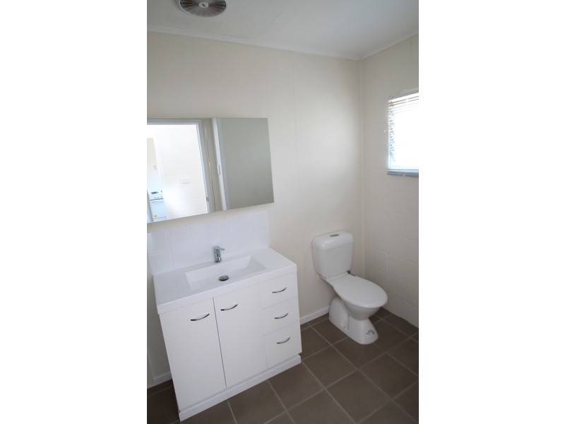 1/6 STEED STREET, West Gladstone QLD 4680