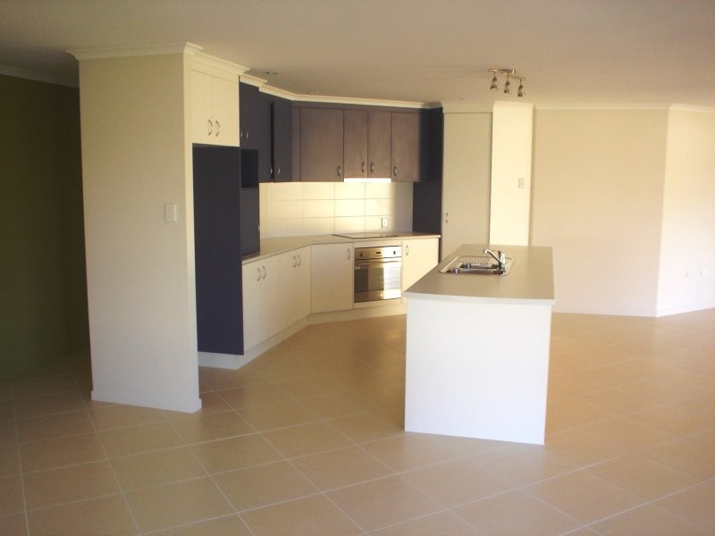 21 BEEZLEY STREET, Glen Eden QLD 4680