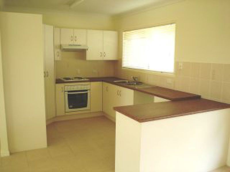 1/24 Beak Street, New Auckland QLD 4680