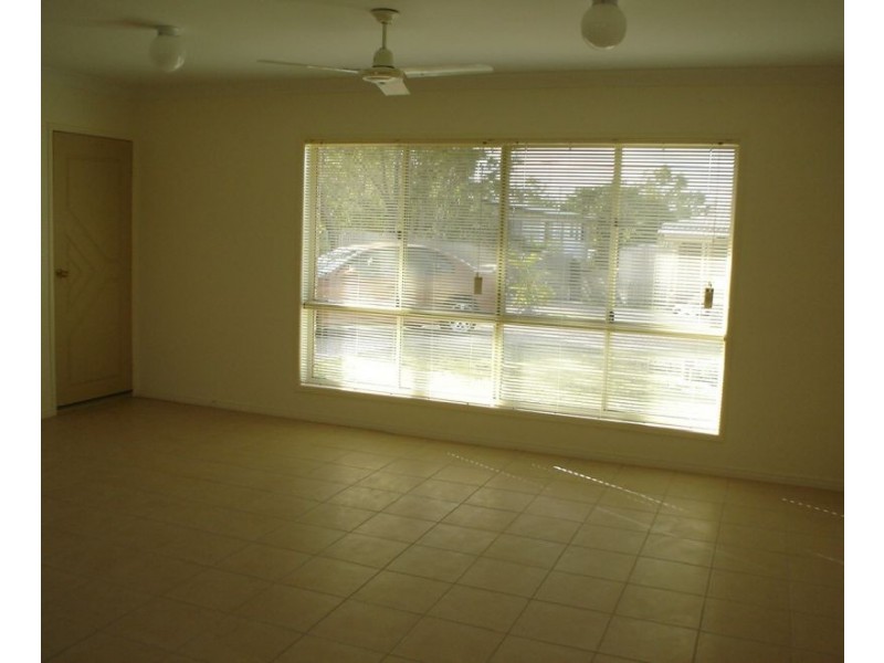 1/24 Beak Street, New Auckland QLD 4680