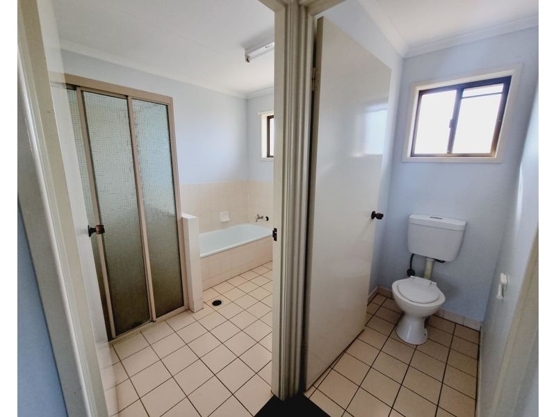 2 Valiant Court, Clinton QLD 4680