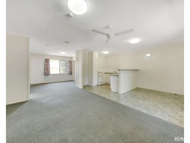 1/17 Smith Street, West Gladstone QLD 4680