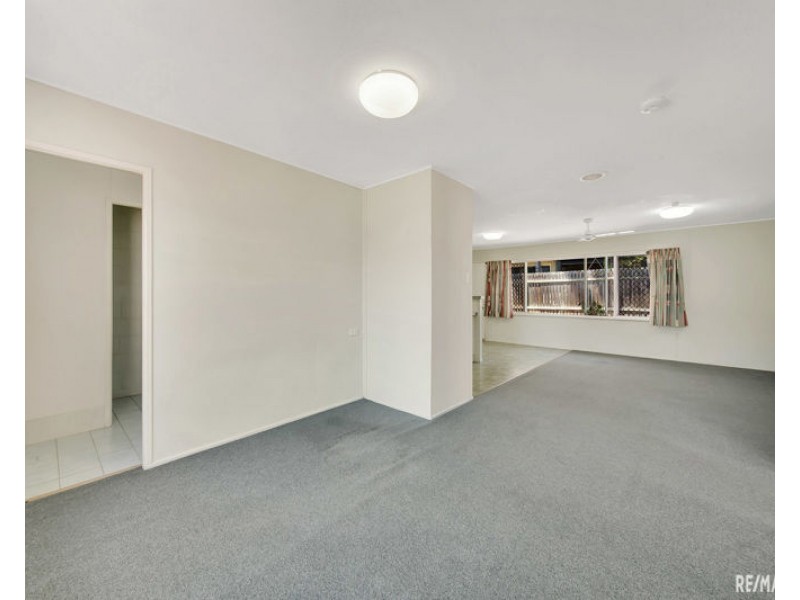 1/17 Smith Street, West Gladstone QLD 4680