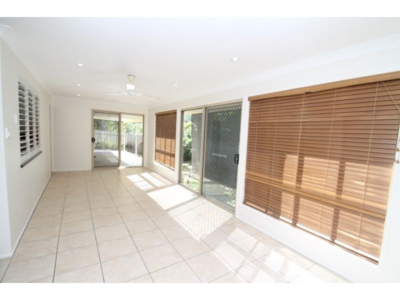 12 Karamea Close, Clinton QLD 4680