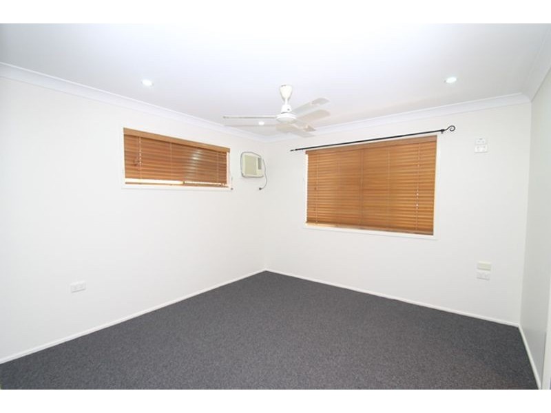 12 Karamea Close, Clinton QLD 4680
