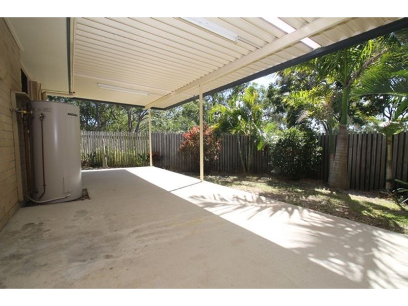 12 Karamea Close, Clinton QLD 4680